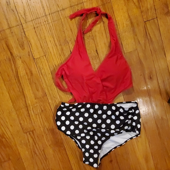 Swimsuit New without Tags. Size XL - Picture 3 of 8